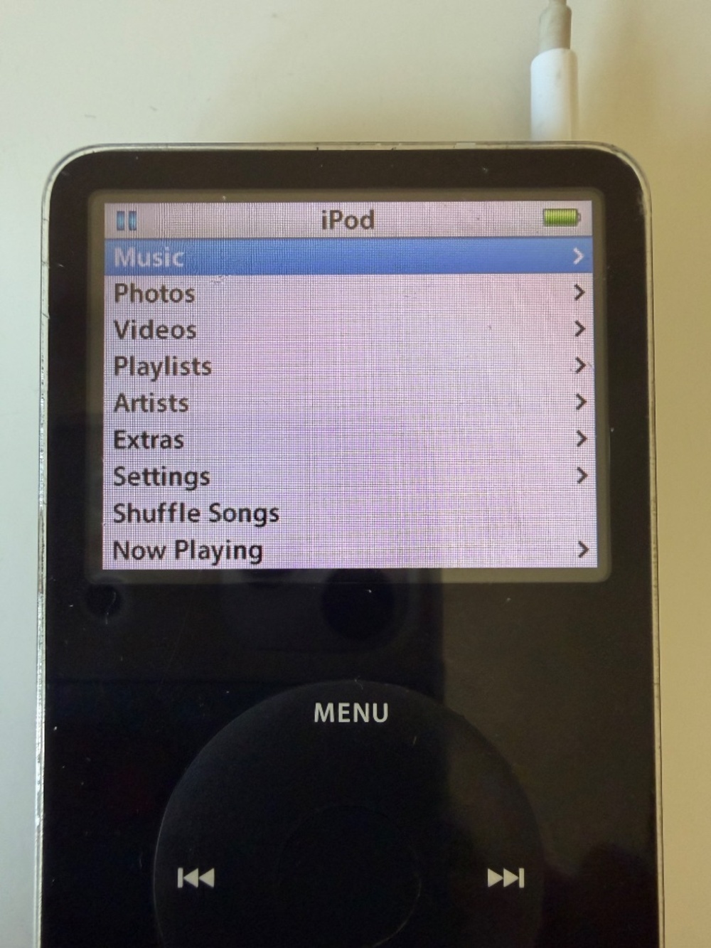 Apple iPod Classic 5.5 Gen 80GB Black (Model A1136) w/charger & camera connector - Picture 3 of 15